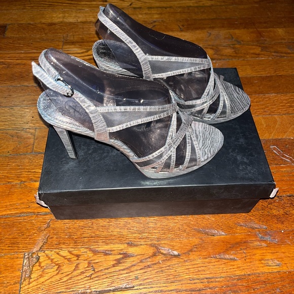 NWT Adrianna Papell Gunmetal Heels Size 8 - Picture 2 of 5